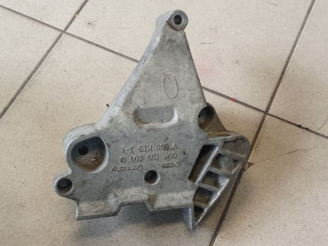 bontott VW CADDY Motor Tartó Bak (Pozíciófüggetlen)