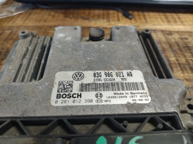 bontott VW CADDY Motorvezérlő