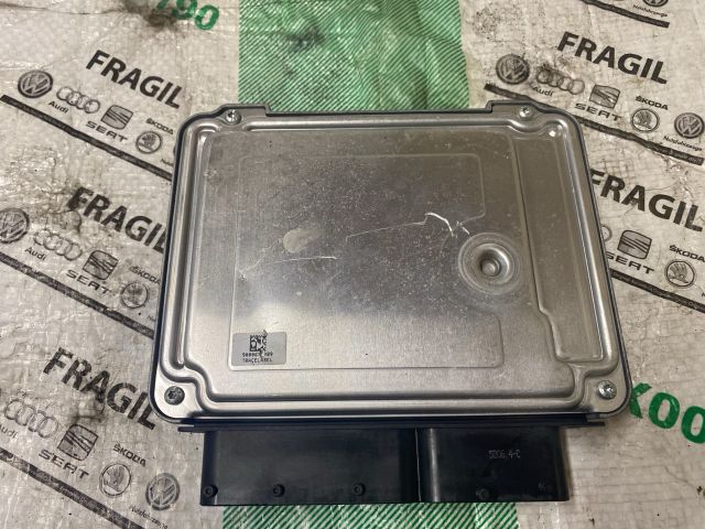 bontott VW CADDY Motorvezérlő