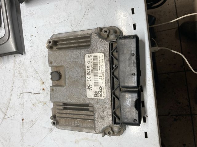 bontott VW CADDY Motorvezérlő