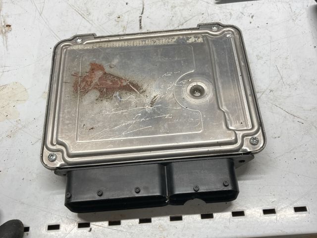 bontott VW CADDY Motorvezérlő