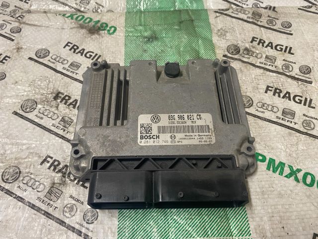 bontott VW CADDY Motorvezérlő