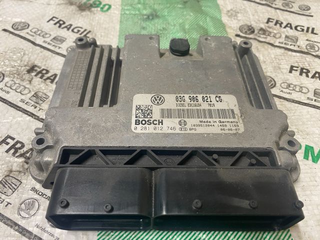 bontott VW CADDY Motorvezérlő