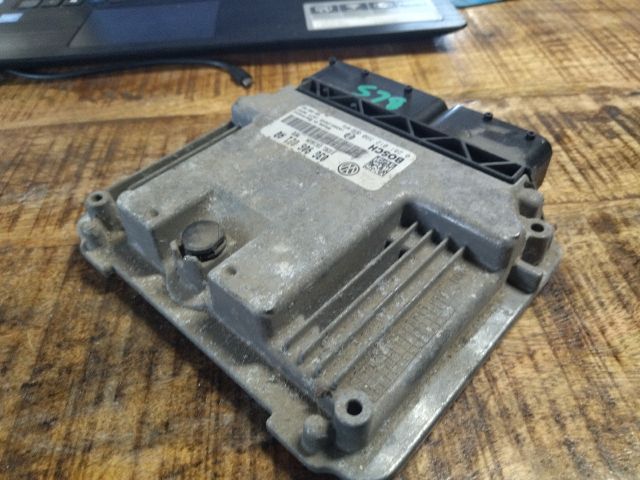 bontott VW CADDY Motorvezérlő