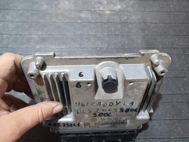 bontott VW CADDY Motorvezérlő