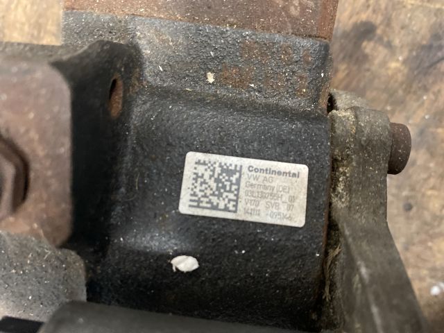 bontott VW CADDY Nagynyomású Szivattyú