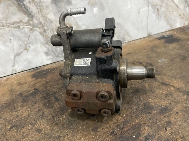 bontott VW CADDY Nagynyomású Szivattyú