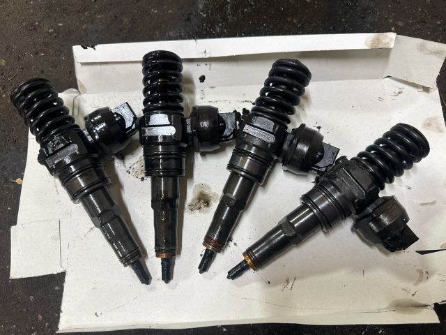 bontott VW CADDY Porlasztó (1 db)