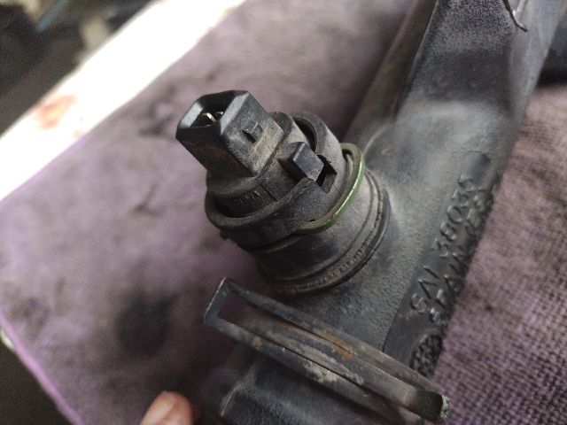 bontott VW CADDY Turbócső