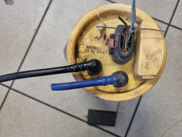 bontott VW CADDY Üzemanyag Szivattyú