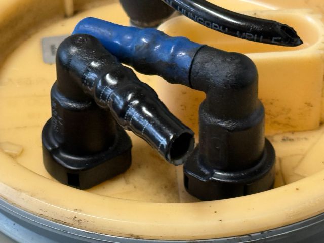 bontott VW CADDY Üzemanyag Szivattyú