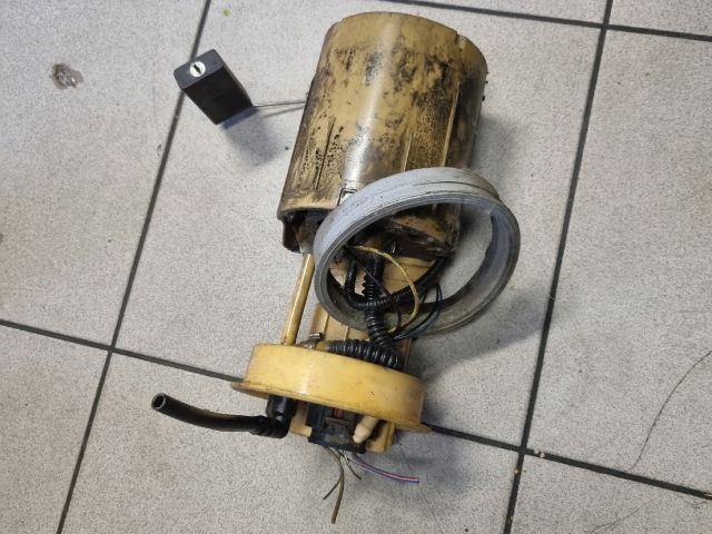 bontott VW CADDY Üzemanyag Szivattyú