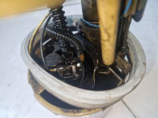 bontott VW CADDY Üzemanyag Szivattyú