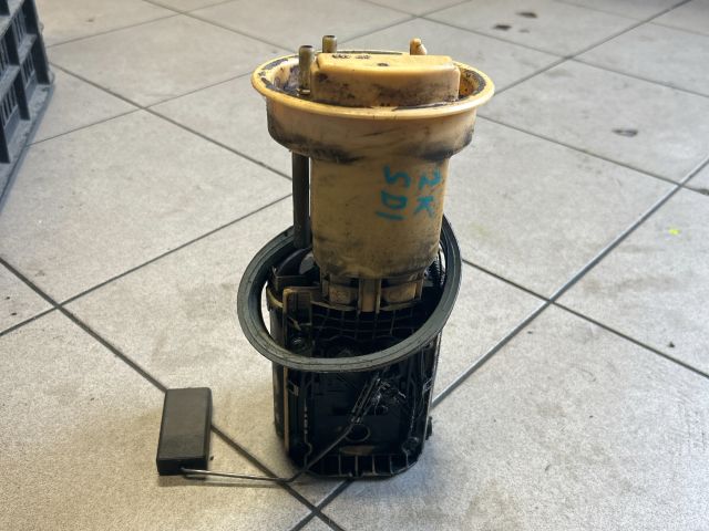 bontott VW CADDY Üzemanyag Szivattyú