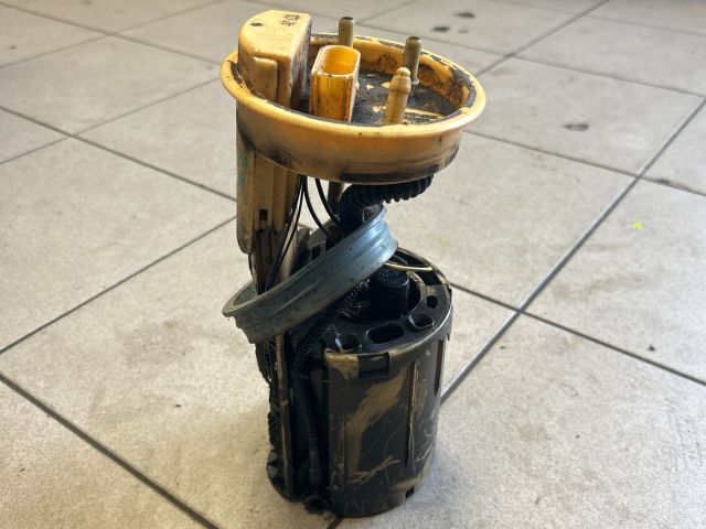 bontott VW CADDY Üzemanyag Szivattyú