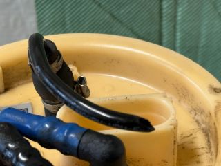 bontott VW CADDY Üzemanyag Szivattyú