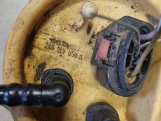 bontott VW CADDY Üzemanyag Szivattyú