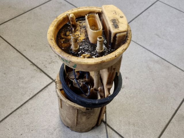 bontott VW CADDY Üzemanyag Szivattyú