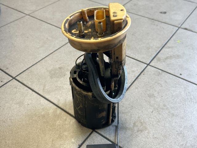 bontott VW CADDY Üzemanyag Szivattyú