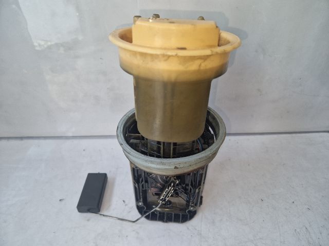 bontott VW CADDY Üzemanyag Szivattyú