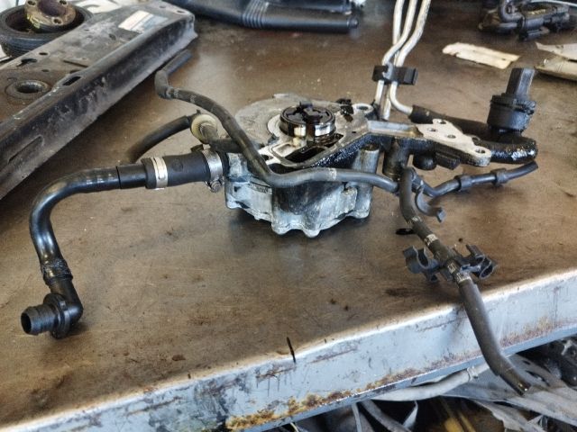 bontott VW CADDY Vákumpumpa