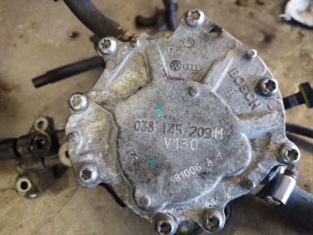 bontott VW CADDY Vákumpumpa