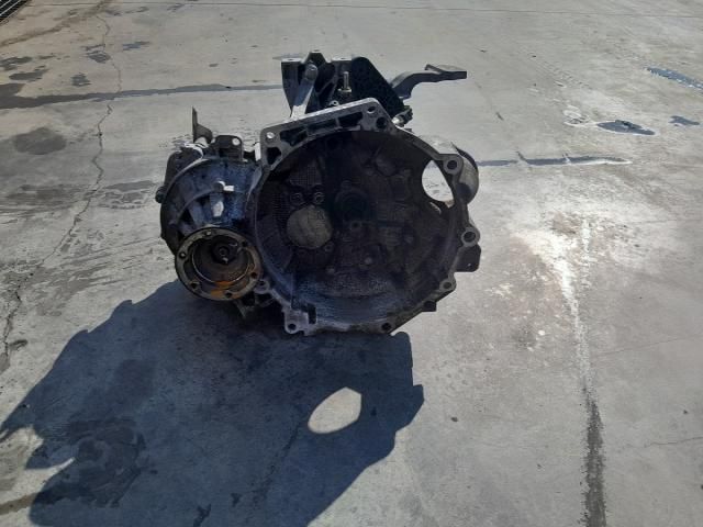 bontott VW CADDY Váltó (Mechanikus)