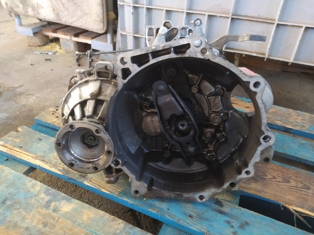 bontott VW CADDY Váltó (Mechanikus)