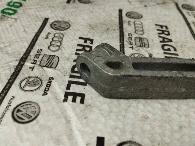 bontott VW CADDY Váltó Tartó Bak (Pozíciófüggetlen)