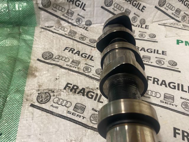 bontott VW CADDY Vezérműtengely (Magában)