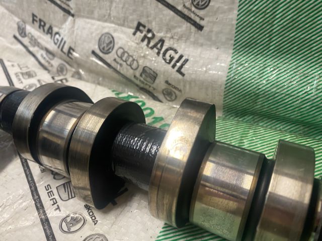 bontott VW CADDY Vezérműtengely (Magában)