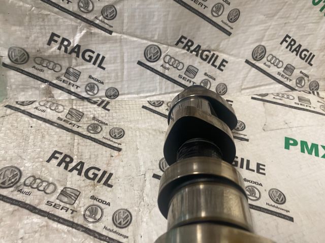 bontott VW CADDY Vezérműtengely (Magában)