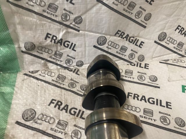 bontott VW CADDY Vezérműtengely (Magában)