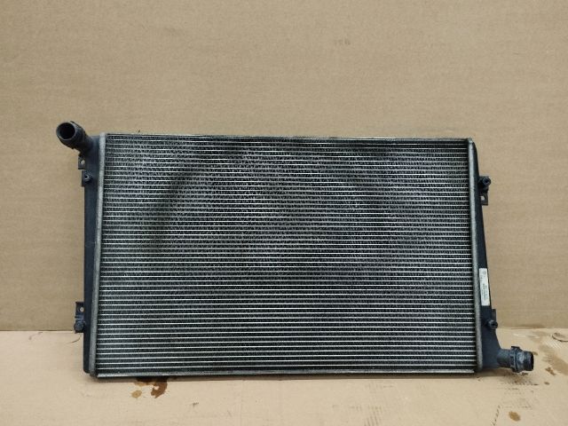 bontott VW CADDY Vízhűtő Radiátor (Klímás)