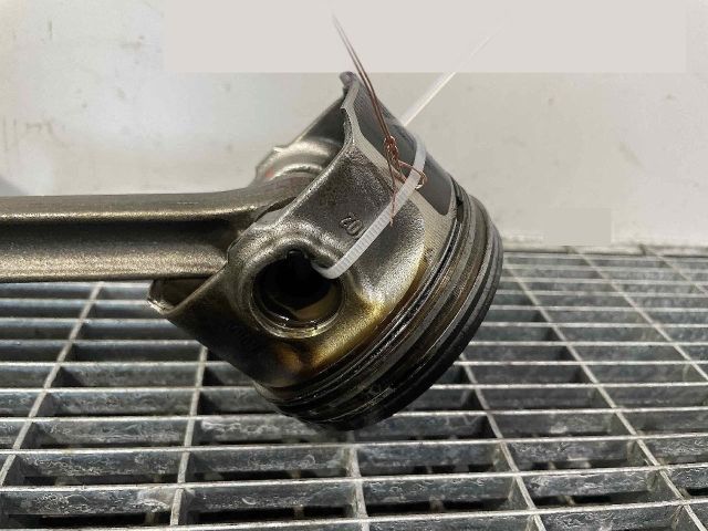 bontott VW CADDY Dugattyú