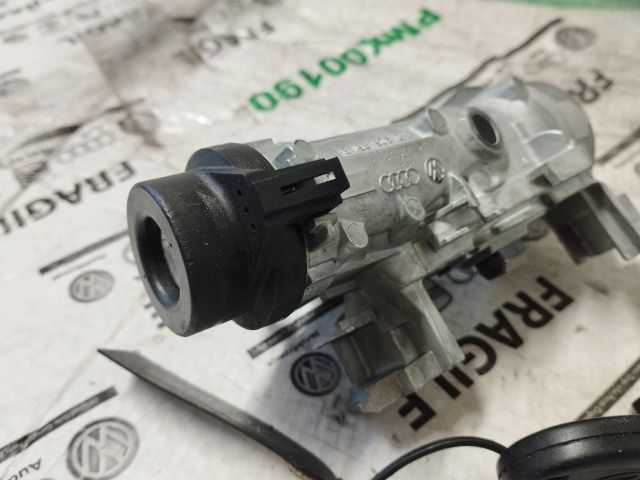 bontott VW CADDY Gyújtáskapcsoló