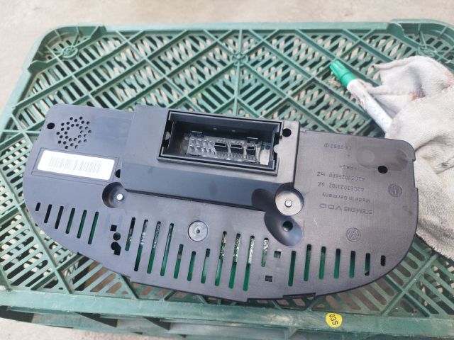 bontott VW CADDY Kilométeróra