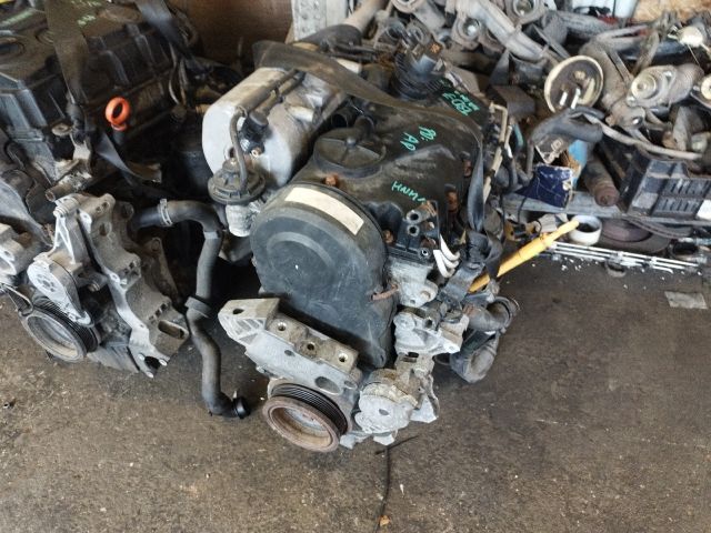 bontott VW CADDY Motor (Fűzött blokk hengerfejjel)