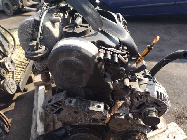 bontott VW CADDY Motor (Fűzött blokk hengerfejjel)