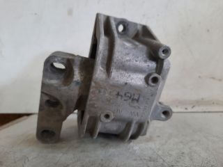 bontott VW CADDY Motor Tartó Bak (Fém)