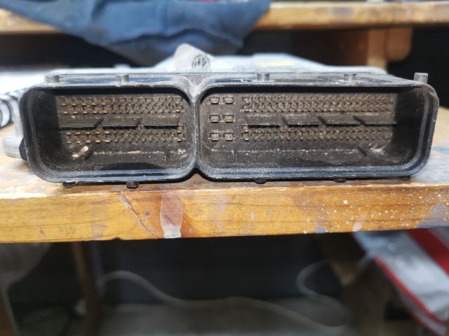 bontott VW CADDY Motorvezérlő