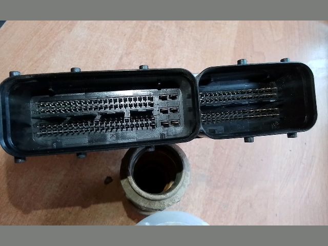 bontott VW CADDY Motorvezérlő