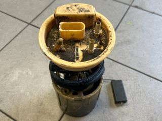 bontott VW CADDY Üzemanyag Szivattyú