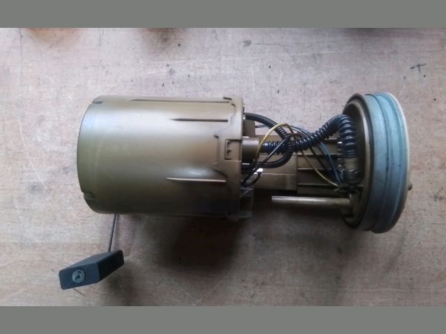 bontott VW CADDY Üzemanyag Szivattyú