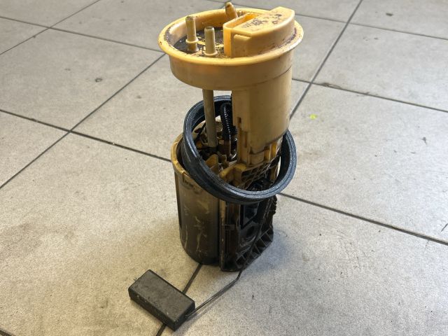 bontott VW CADDY Üzemanyag Szivattyú