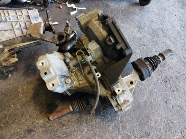 bontott VW CADDY Váltó (Mechanikus)