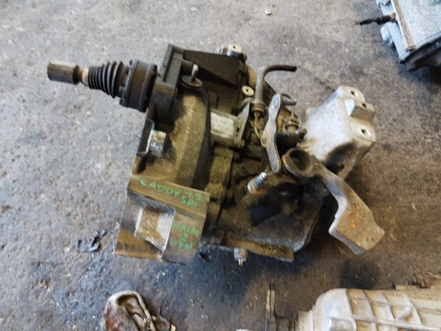 bontott VW CADDY Váltó (Mechanikus)