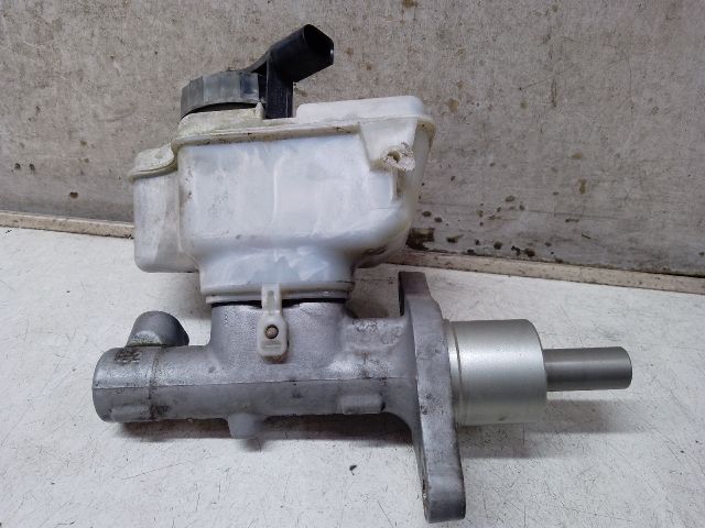 bontott VW CADDY Főfékhenger