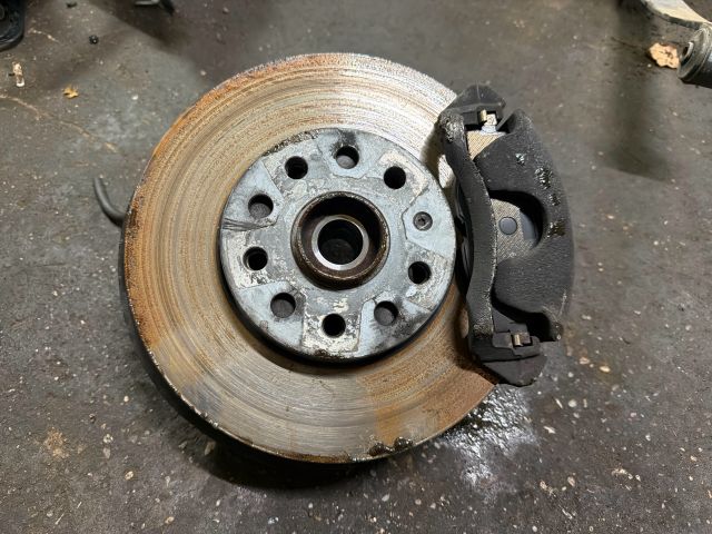 bontott VW CADDY Jobb első Csonkállvány Kerékaggyal