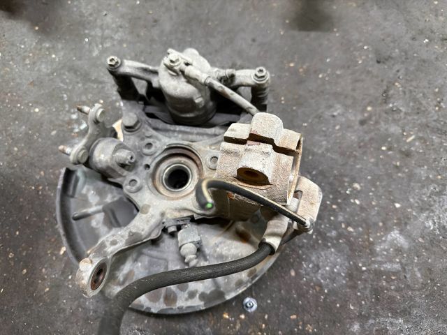 bontott VW CADDY Jobb első Csonkállvány Kerékaggyal